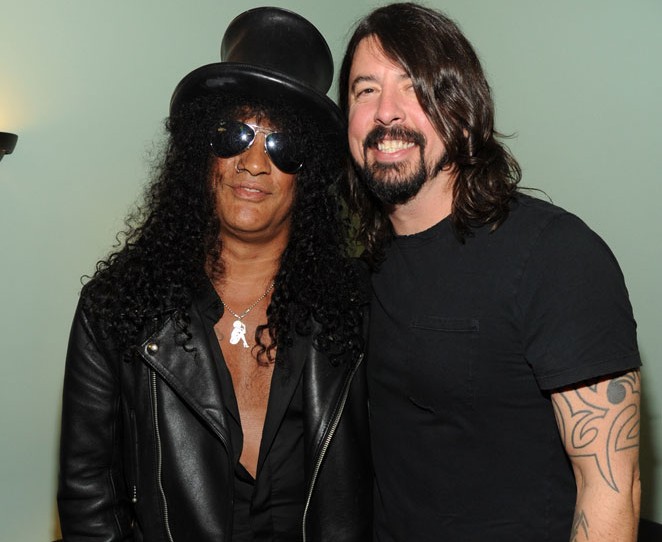 “Existia uma vibe negativa” entre Axl Rose e Kurt Cobain diz Slash